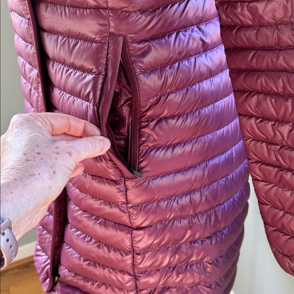 Patagonia Fiona long quilted down hooded jacket burgundy/dark current size small - Picture 7 of 11